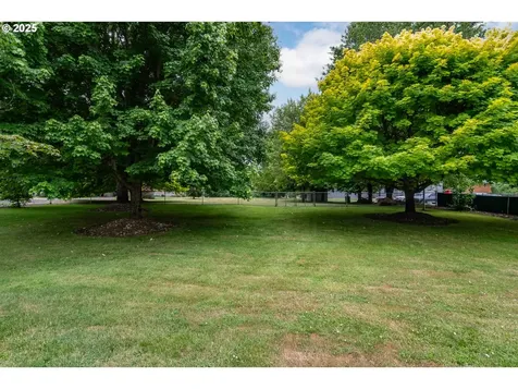 1850 Del Rio Road Roseburg OR 97471