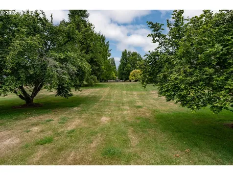 1850 Del Rio Road Roseburg OR 97471