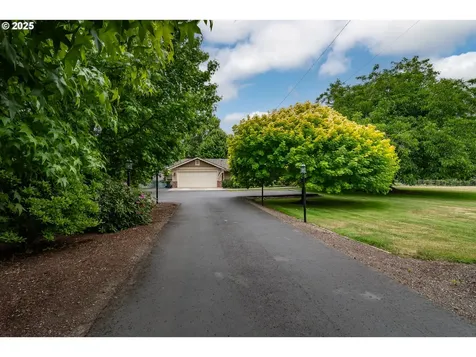 1850 Del Rio Road Roseburg OR 97471