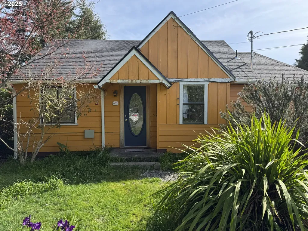 24 Hamlet Street Port Orford OR 97465