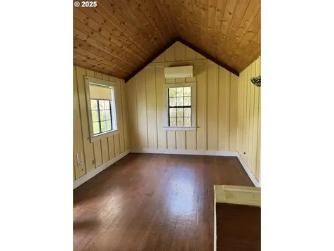 24 Hamlet Street Port Orford OR 97465