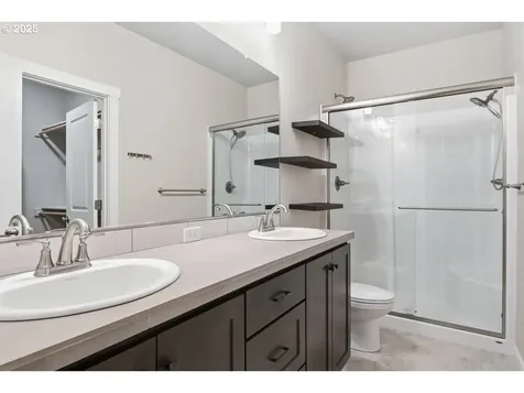 1396 Dahlia Street Woodburn OR 97071