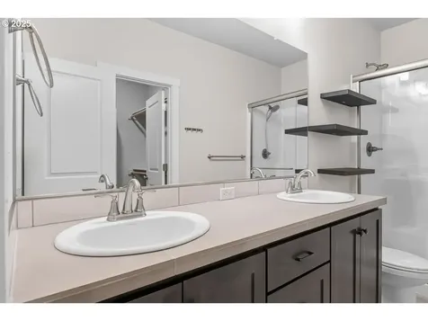 1396 Dahlia Street Woodburn OR 97071