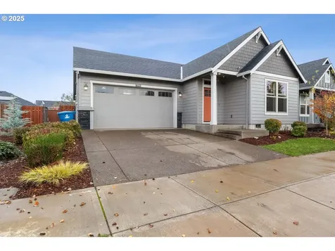 1396 Dahlia Street Woodburn OR 97071