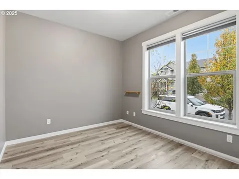 1396 Dahlia Street Woodburn OR 97071