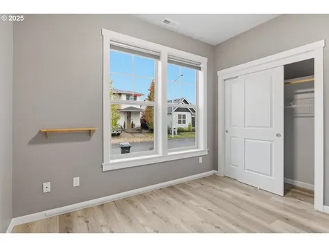 1396 Dahlia Street Woodburn OR 97071