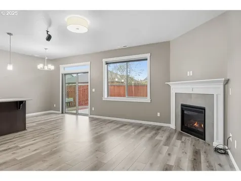 1396 Dahlia Street Woodburn OR 97071