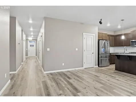 1396 Dahlia Street Woodburn OR 97071