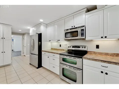 159 Balboa Loop Kelso WA 98626