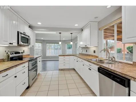159 Balboa Loop Kelso WA 98626