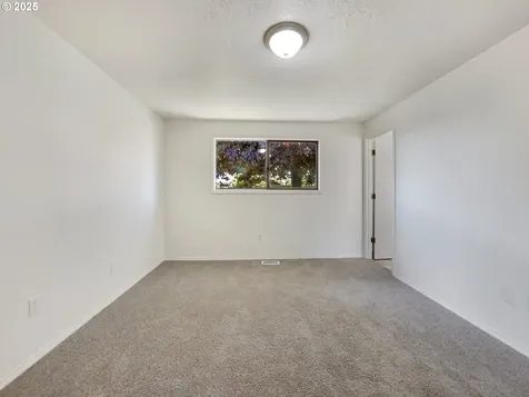 1464 Greenview Drive Woodburn OR 97071