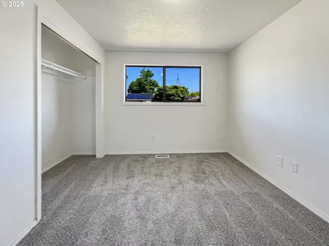 1464 Greenview Drive Woodburn OR 97071