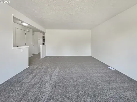 1464 Greenview Drive Woodburn OR 97071