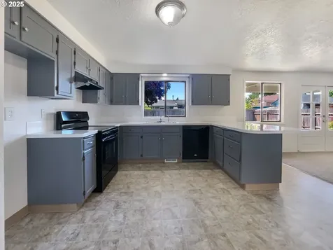 1464 Greenview Drive Woodburn OR 97071