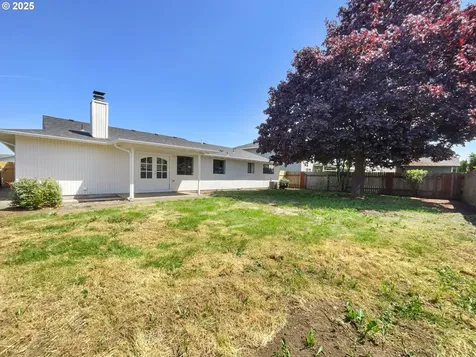 1464 Greenview Drive Woodburn OR 97071
