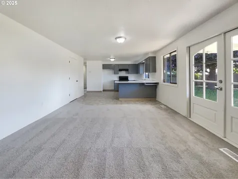 1464 Greenview Drive Woodburn OR 97071