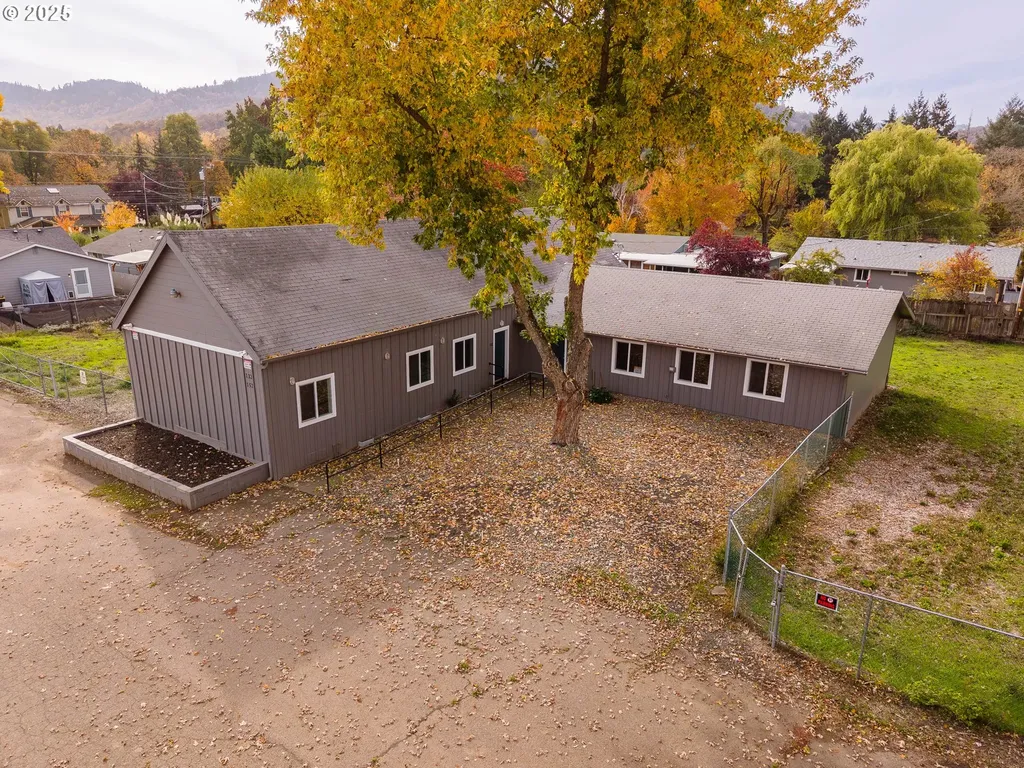 132 NE Rifle Range Street Roseburg OR 97470