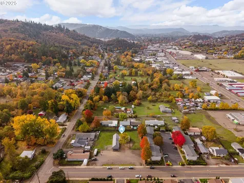 132 NE Rifle Range Street Roseburg OR 97470