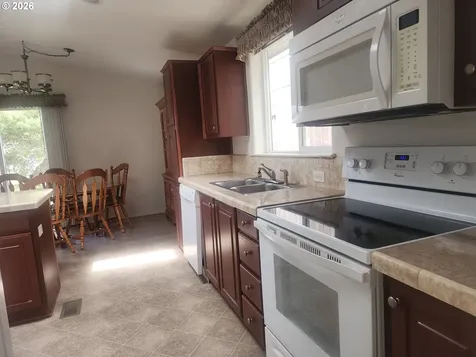 835 Raechel Road Lakeside OR 97449