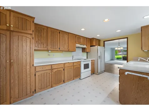 15960 SW Greens Way Portland OR 97224