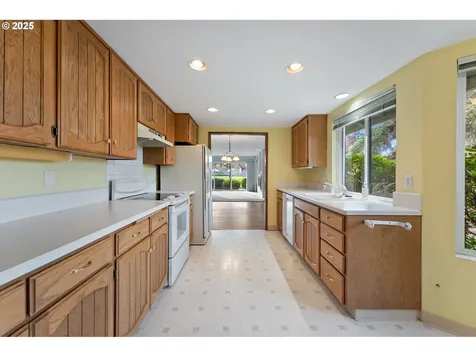 15960 SW Greens Way Portland OR 97224