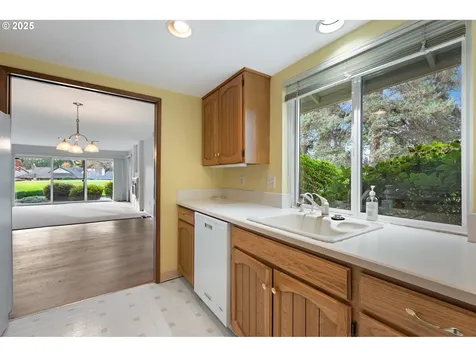 15960 SW Greens Way Portland OR 97224