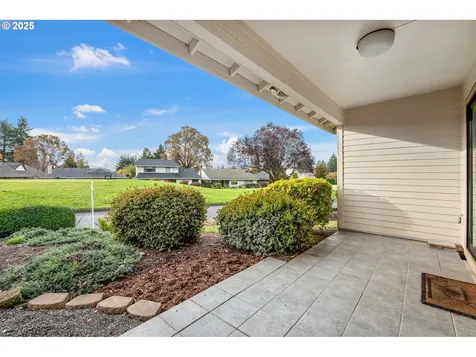 15960 SW Greens Way Portland OR 97224