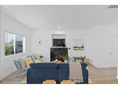 19257 Oak Avenue Sandy OR 97055