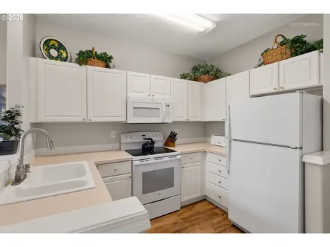 8325 SW Seneca Street Tualatin OR 97062