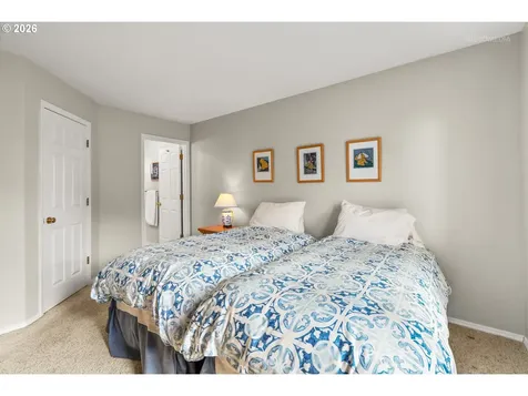 8325 SW Seneca Street Tualatin OR 97062