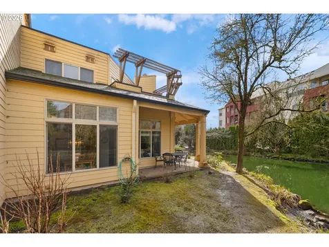 8325 SW Seneca Street Tualatin OR 97062