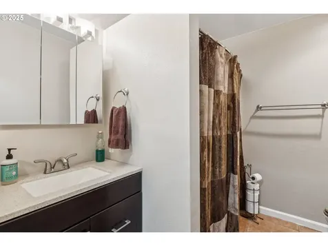 4315 NE 90th Avenue Portland OR 97220