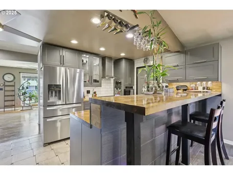 16833 SE Morrison Court Portland OR 97233
