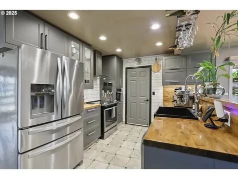 16833 SE Morrison Court Portland OR 97233