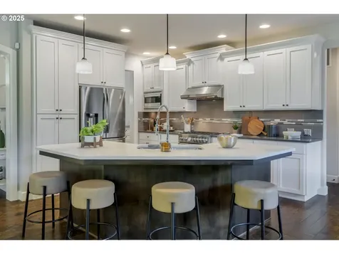 865 SW Trillium Lane Portland OR 97219