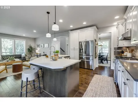 865 SW Trillium Lane Portland OR 97219