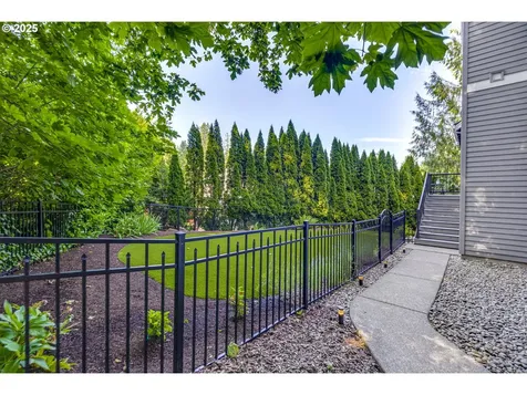 865 SW Trillium Lane Portland OR 97219