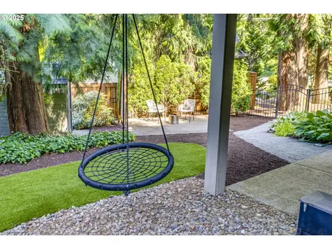 865 SW Trillium Lane Portland OR 97219