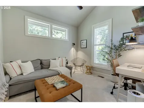 865 SW Trillium Lane Portland OR 97219