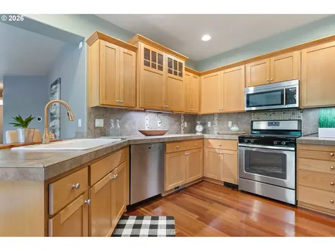 8988 SW Taylors Ferry Road Portland OR 97223