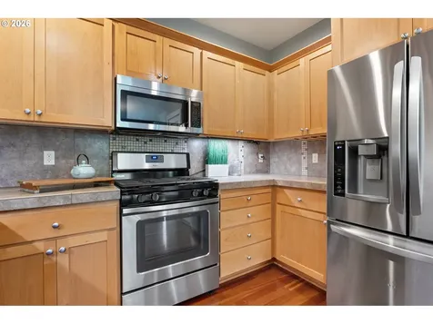8988 SW Taylors Ferry Road Portland OR 97223
