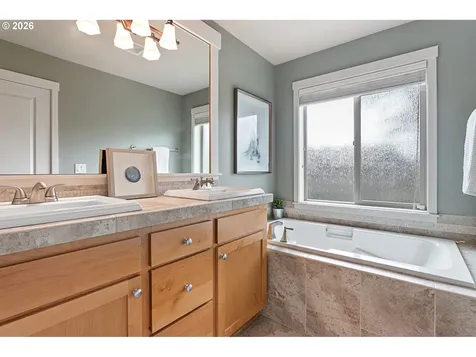 8988 SW Taylors Ferry Road Portland OR 97223