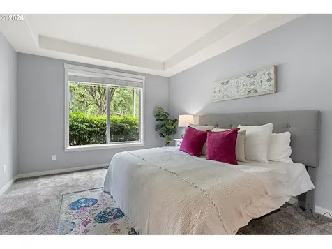 8988 SW Taylors Ferry Road Portland OR 97223