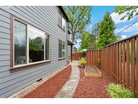 8988 SW Taylors Ferry Road Portland OR 97223