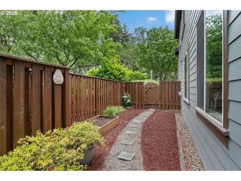 8988 SW Taylors Ferry Road Portland OR 97223