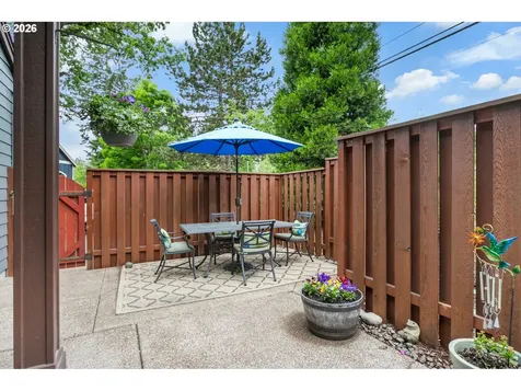 8988 SW Taylors Ferry Road Portland OR 97223
