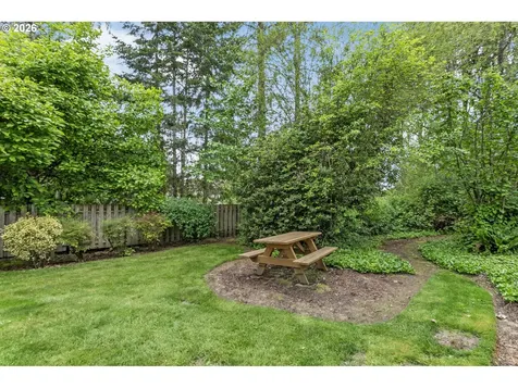 8988 SW Taylors Ferry Road Portland OR 97223
