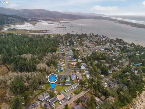 6269 SW Jetty Avenue Lincoln City OR 97367