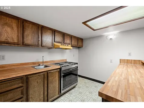 12629 NE Rose Parkway Portland OR 97230