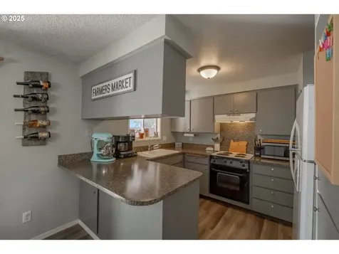 1240 Evergreen Lane Sweet Home OR 97386